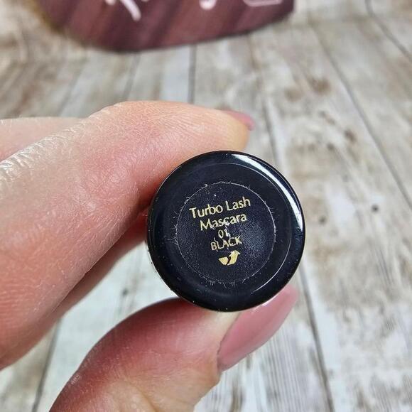 Estee Lauder Turbo Lash Mascara Black - Picture 2 of 2